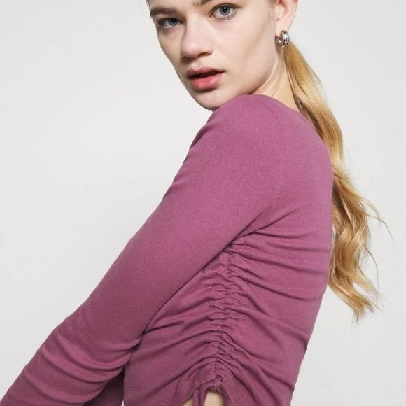 Urban Outfitters BDG Ruched Long Sleeve Crop Top In Pink Size S NWT - Picture 2 of 14